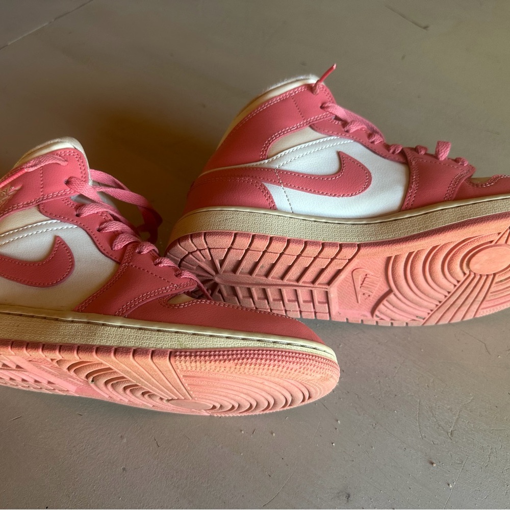 Jordan Women's Sneakers in Pink and White - Picture 3 of 4